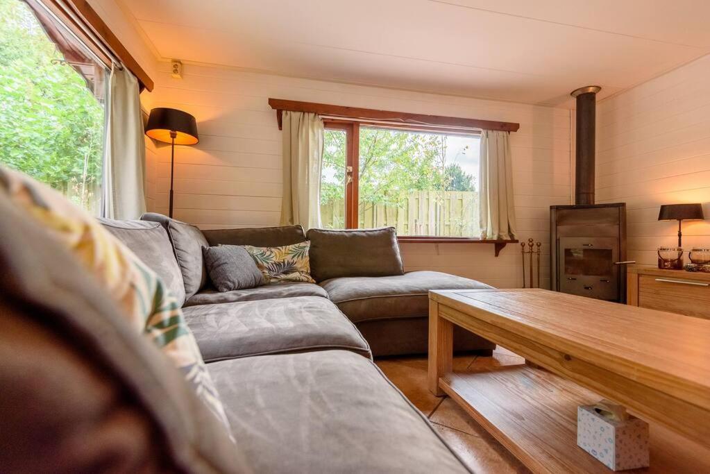 Spacious Wooden Cottage With Infra-Red Sauna At Veluwe Putten Buitenkant foto