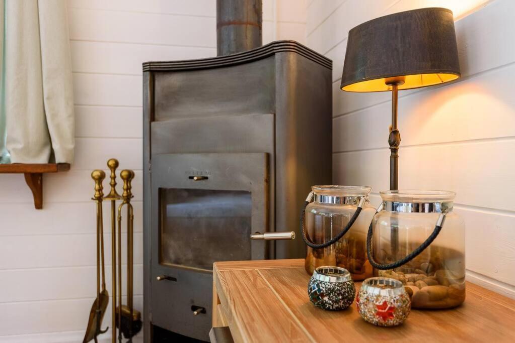 Spacious Wooden Cottage With Infra-Red Sauna At Veluwe Putten Buitenkant foto