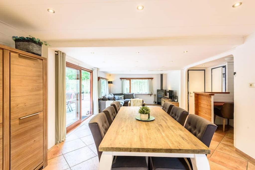 Spacious Wooden Cottage With Infra-Red Sauna At Veluwe Putten Buitenkant foto